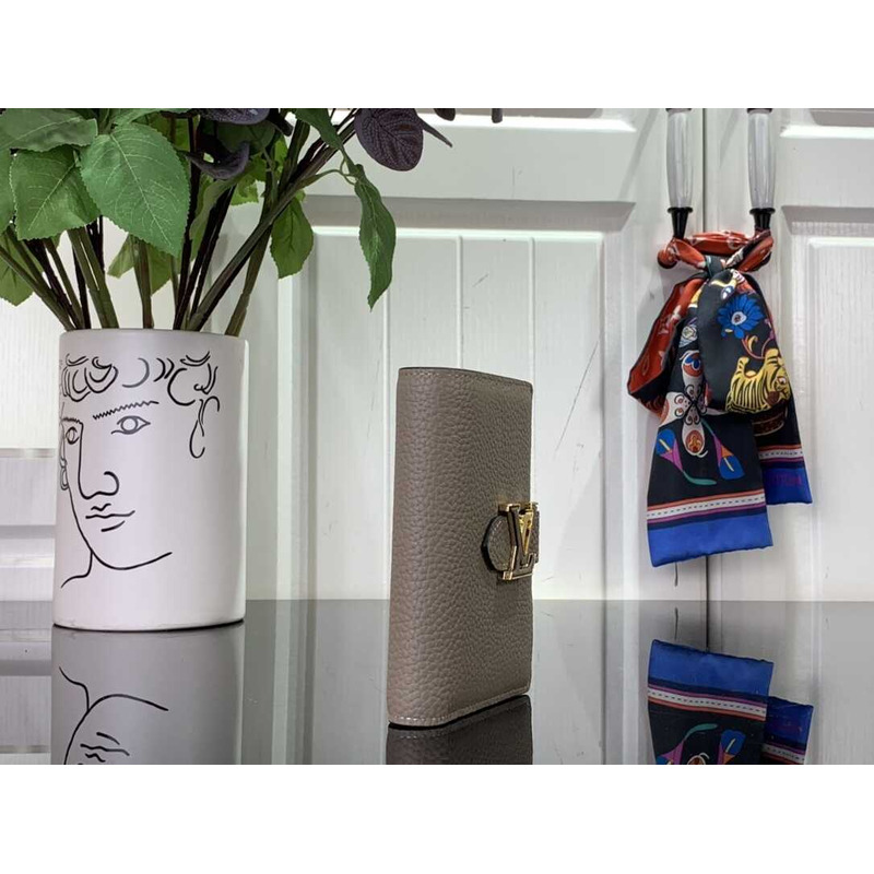 l**is V*t*n lv vertical compact wallet grey