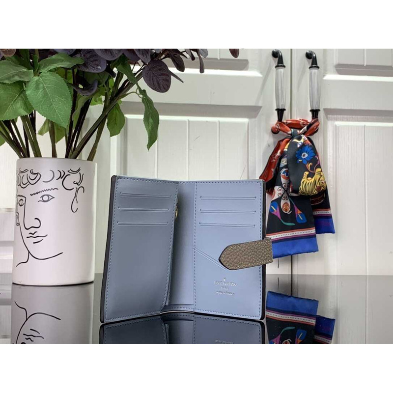 l**is V*t*n lv vertical compact wallet grey