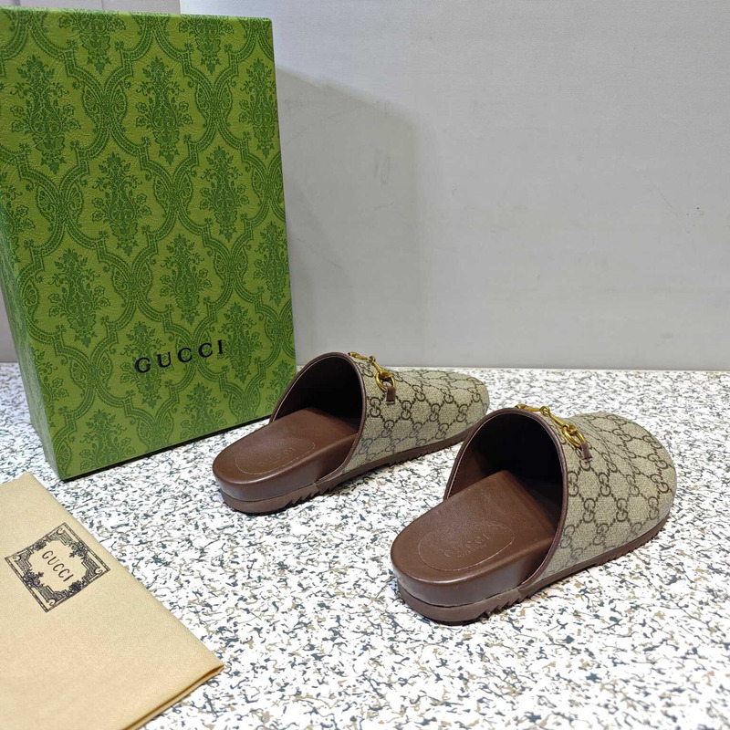 g*u*i gg S*p*e horesbit slippers beige