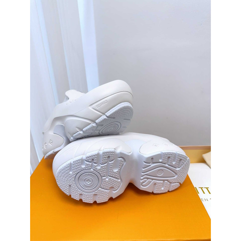 l**is V*t*n foam clogs white