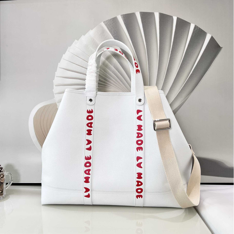l**is V*t*n x nigo tote journey white