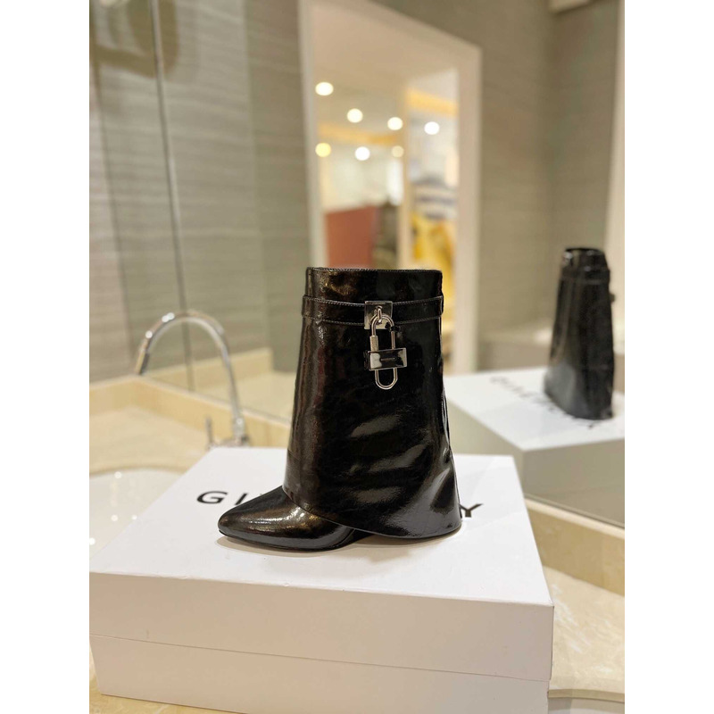 Givenchy Shark Lock Leather Ankle Boots Black