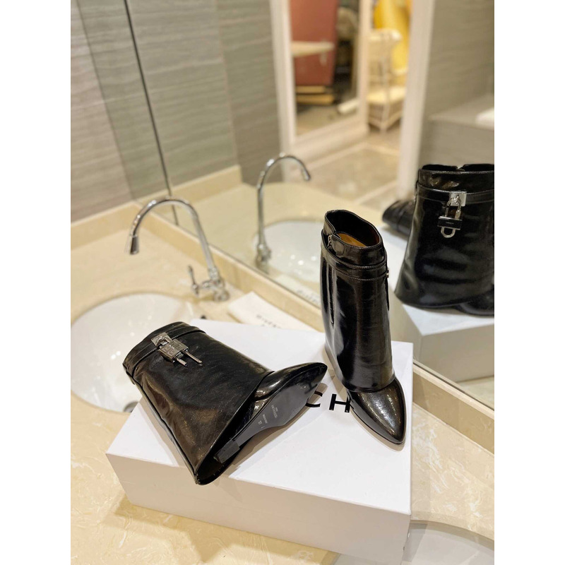 Givenchy Shark Lock Leather Ankle Boots Black