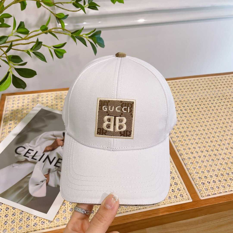 G*u*i baseball cap white