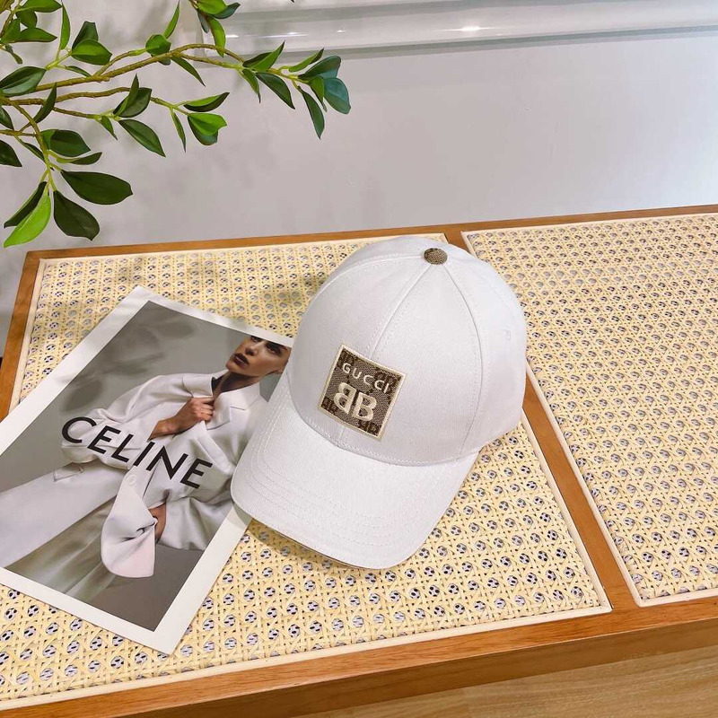 G*u*i baseball cap white