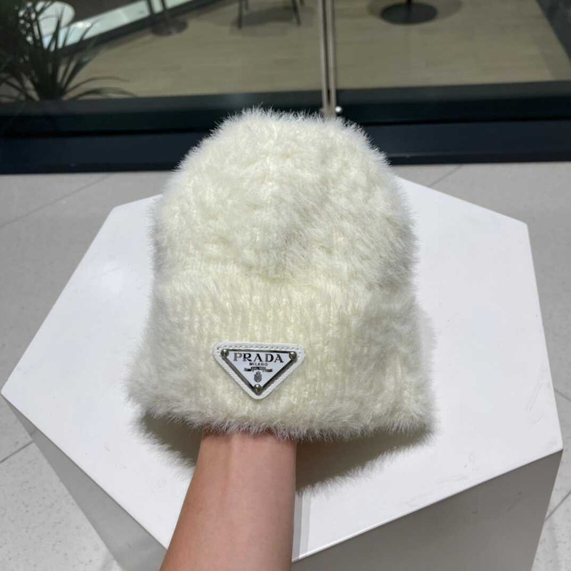 Pra*a knitted hat white
