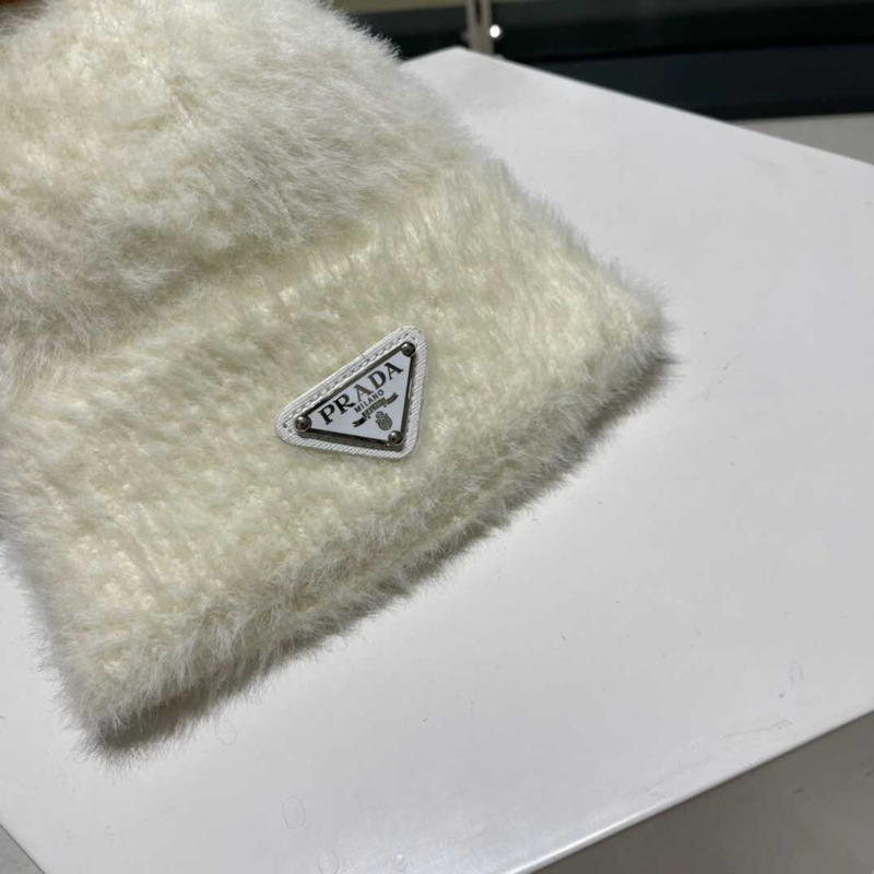 Pra*a knitted hat white