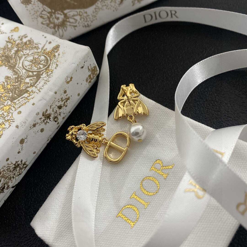D*or bee pearl earrings gold and white