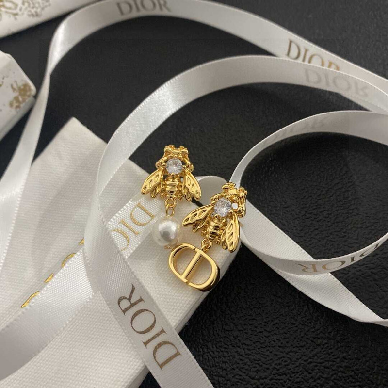 D*or bee pearl earrings gold and white