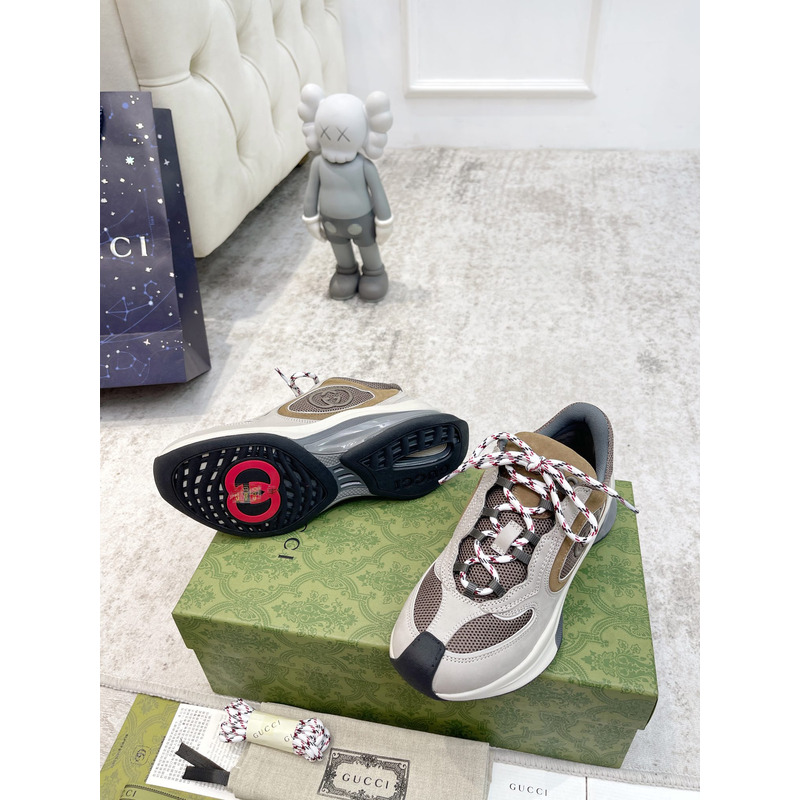 G*u*i run sneaker beige and brown