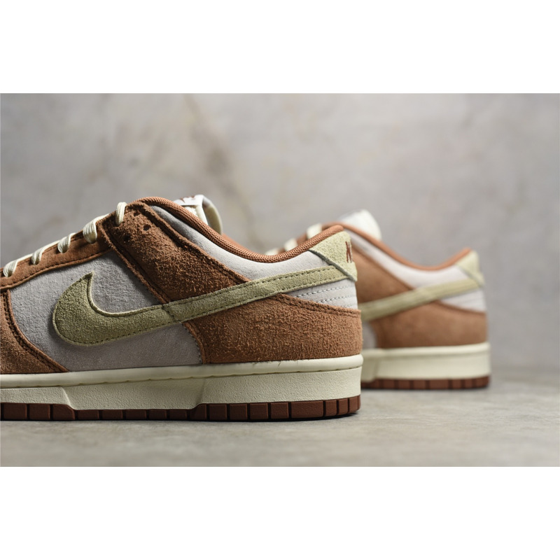 Nike Dunk Low Sneakers White Brown