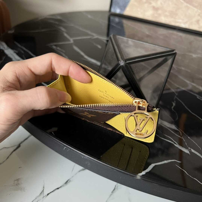 l**is V*t*n romy business card holder yellow
