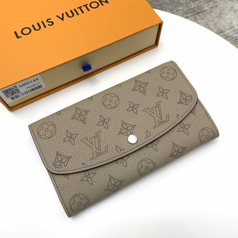 l**is V*t*n iris wallet pebble color