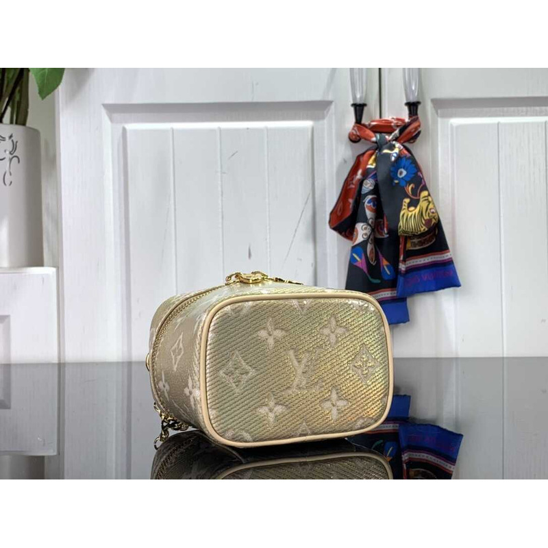 l**is V*t*n micro vanity bag beige