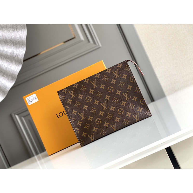 l**is V*t*n pochette monogram