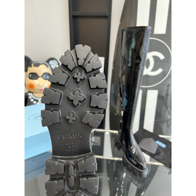 Pra*a women monolith pointy technical patent leather boots black