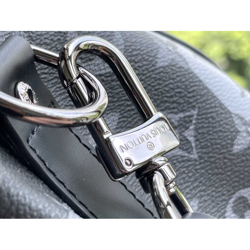 l**is V*t*n keepall bandoulière 50 embossed taurillon monogram cowhide leather bag black and white