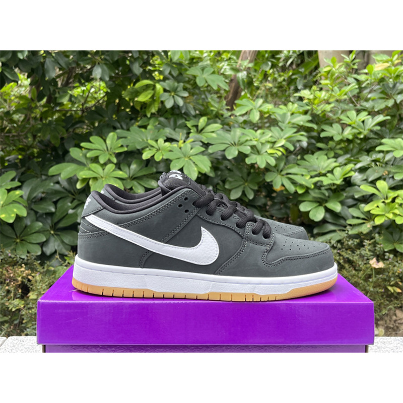 Nike SB Dunk Low Black Gum