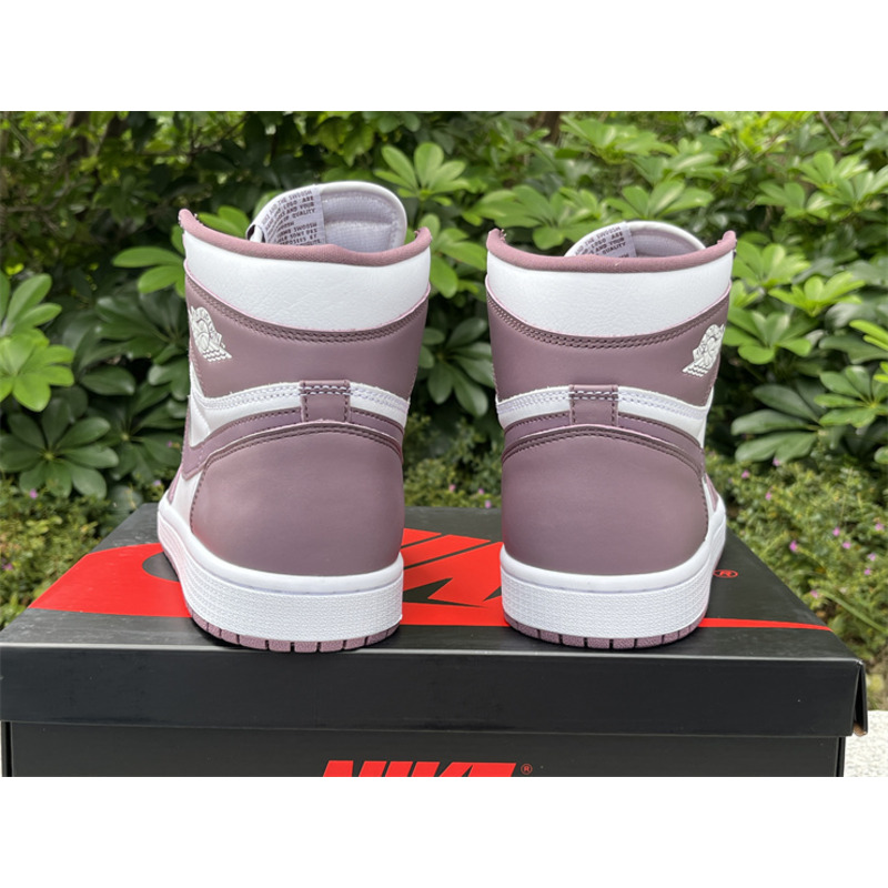 Jordan Air Jordan 1 High OG Mauve