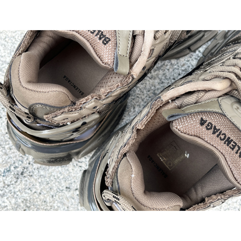 Ba*len*cia*ga graffiti runner sneakers brown