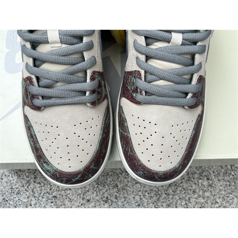 Nike SB Dunk Low x Crenshaw  Light Blue Cedar Sneakers Club Beige