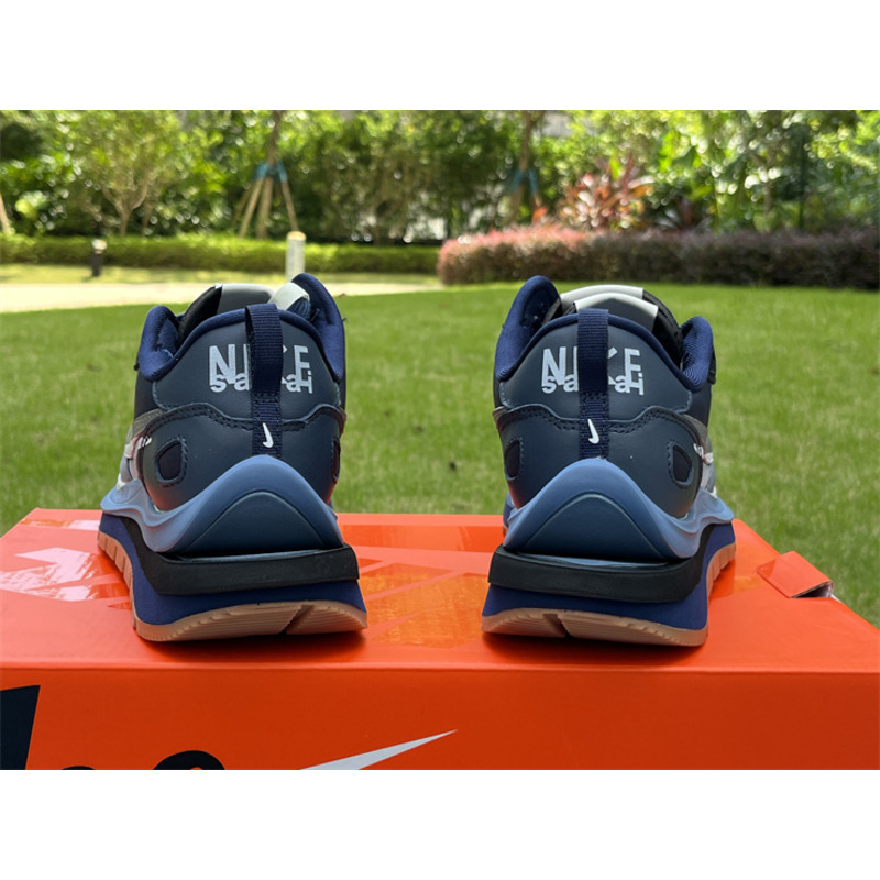 NikeSacai x VaporWaffle “Tour” Sneaker Dark Blue