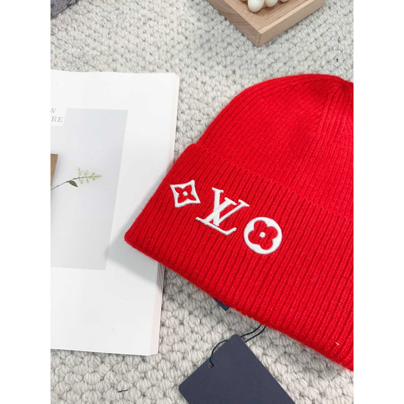 l**is V*t*n lv headline beanie red