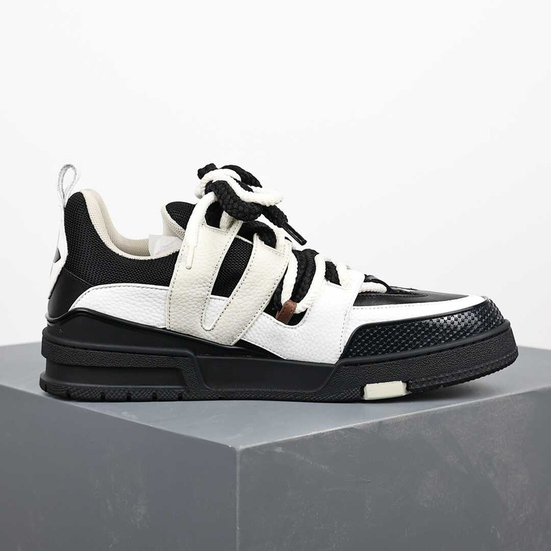 l**is V*t*n skate sneaker black