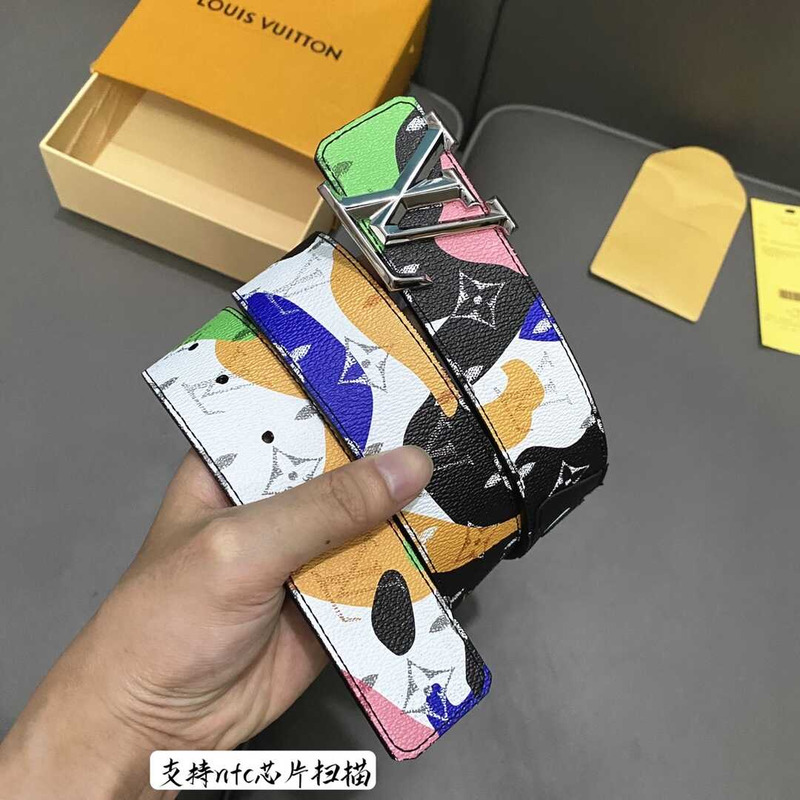 l**is V*t*n initiales 40mm reversible belt