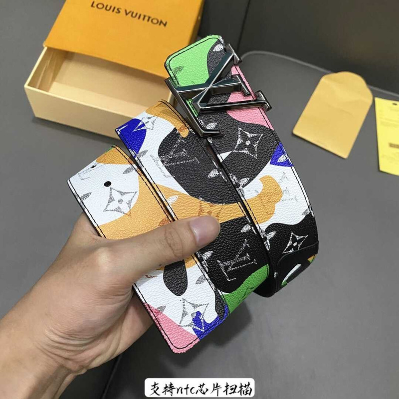 l**is V*t*n initiales 40mm reversible belt