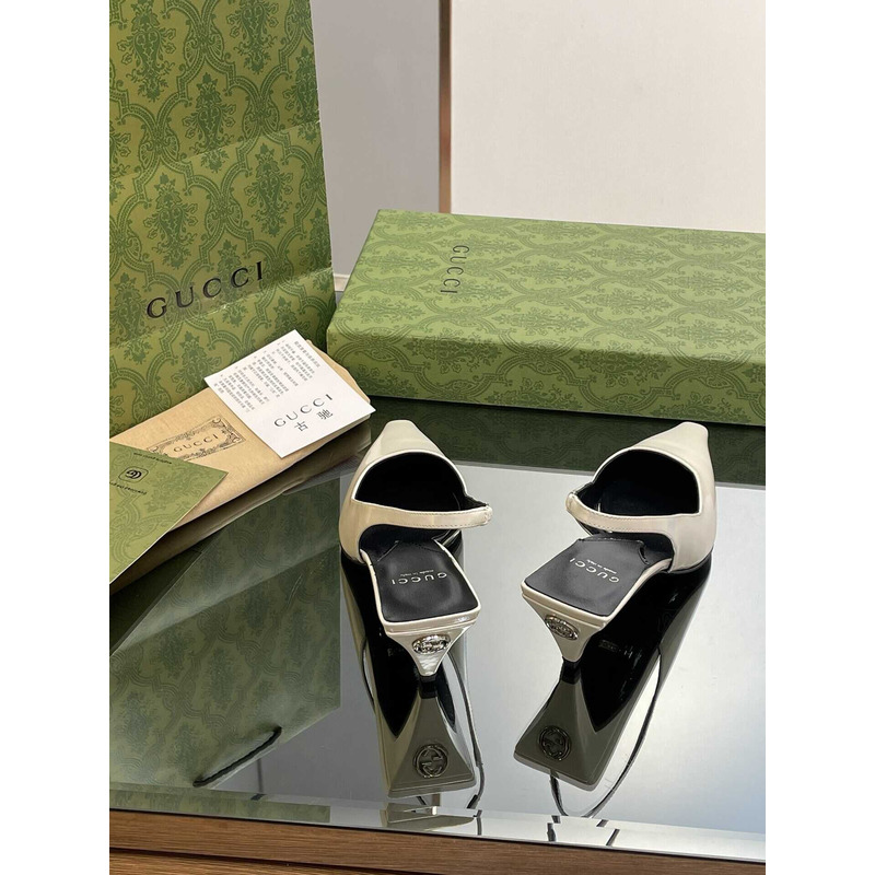 G*u*i ladies back lace up pumps leather white