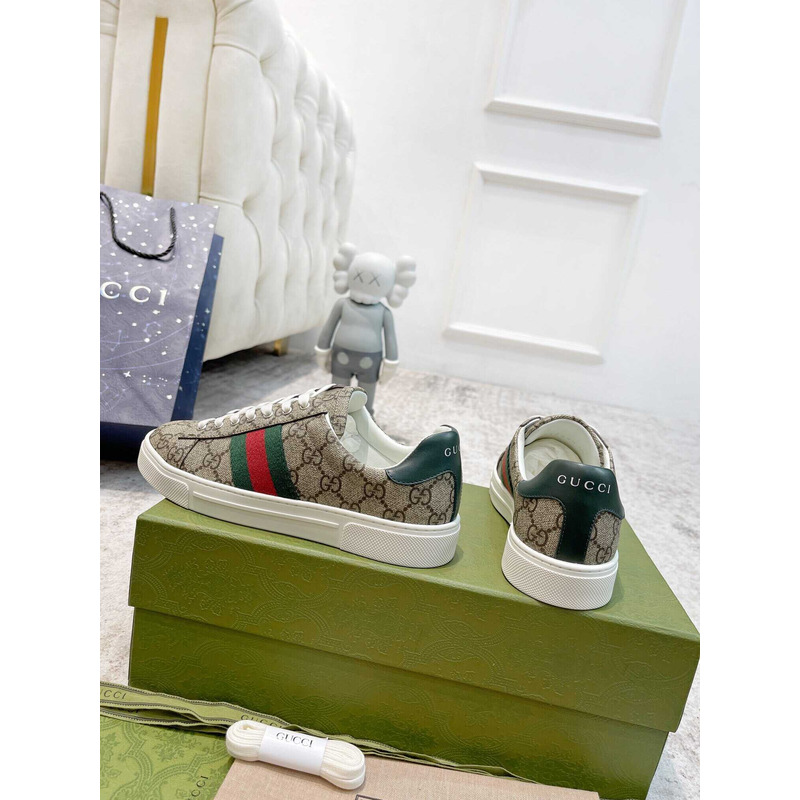 g*u*i ace sneaker with green and red web beige and ebony gg S*p*e