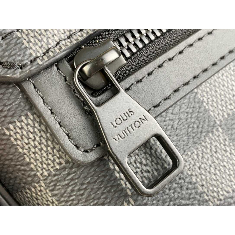 l**is V*t*n messenger pm shoulder bag