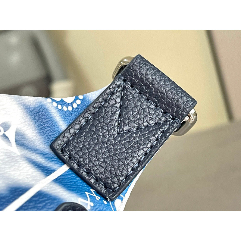 l**is V*t*n bum bag discovery pm monogram bandana bleached blue