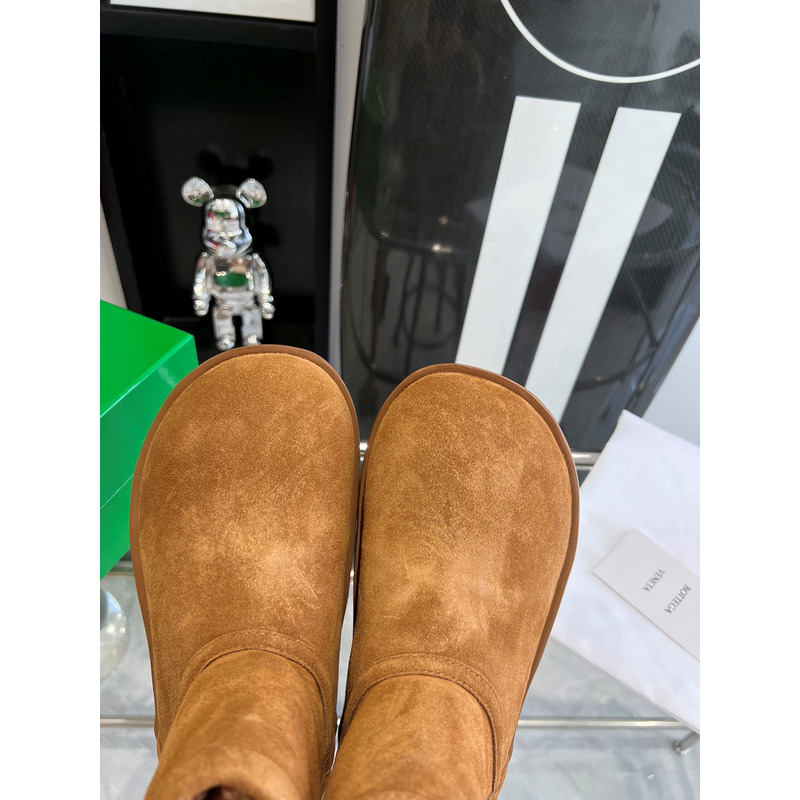 Bo*te*ga ve*ne*ta snap shearling suede boots brown