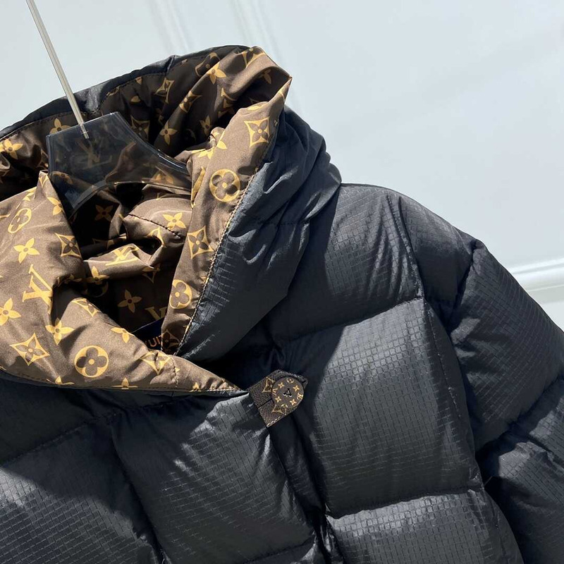 l**is V*t*n long-sleeved pillow puffer jacket black