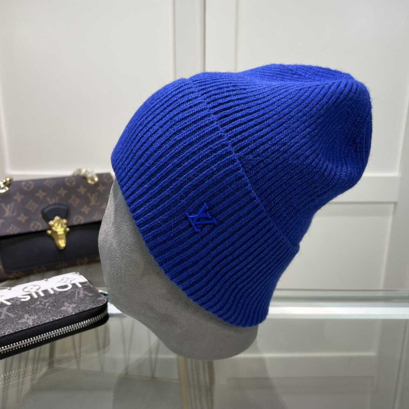 l**is V*t*n cashmere ahead beanie blue