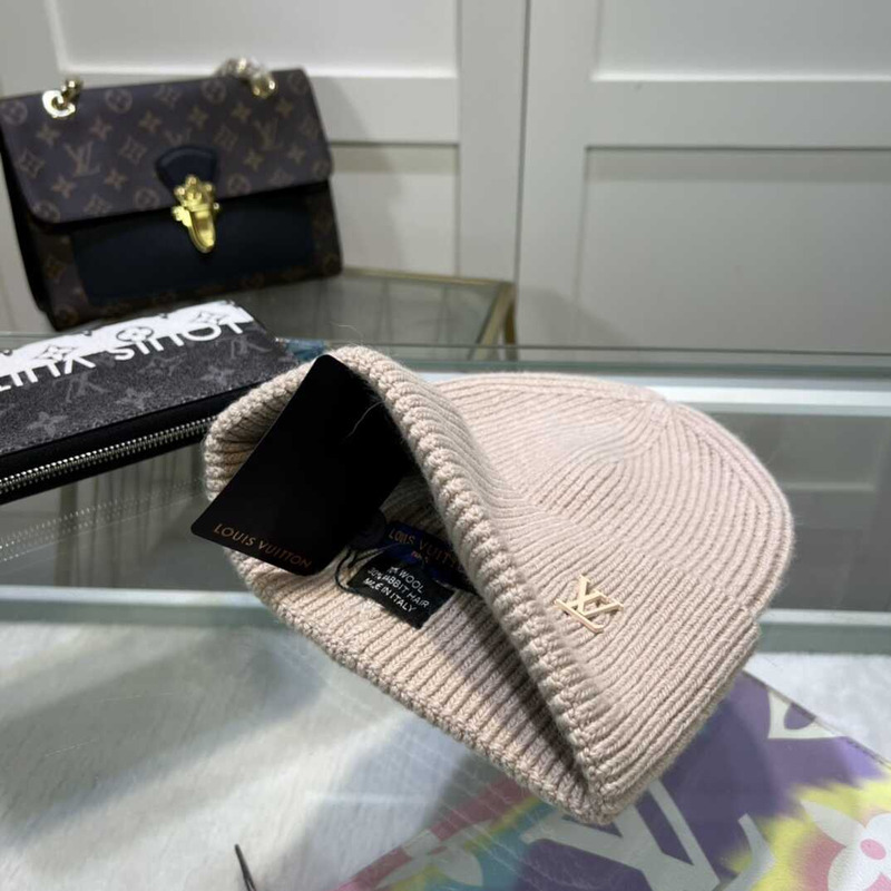 l**is V*t*n cashmere ahead beanie beige