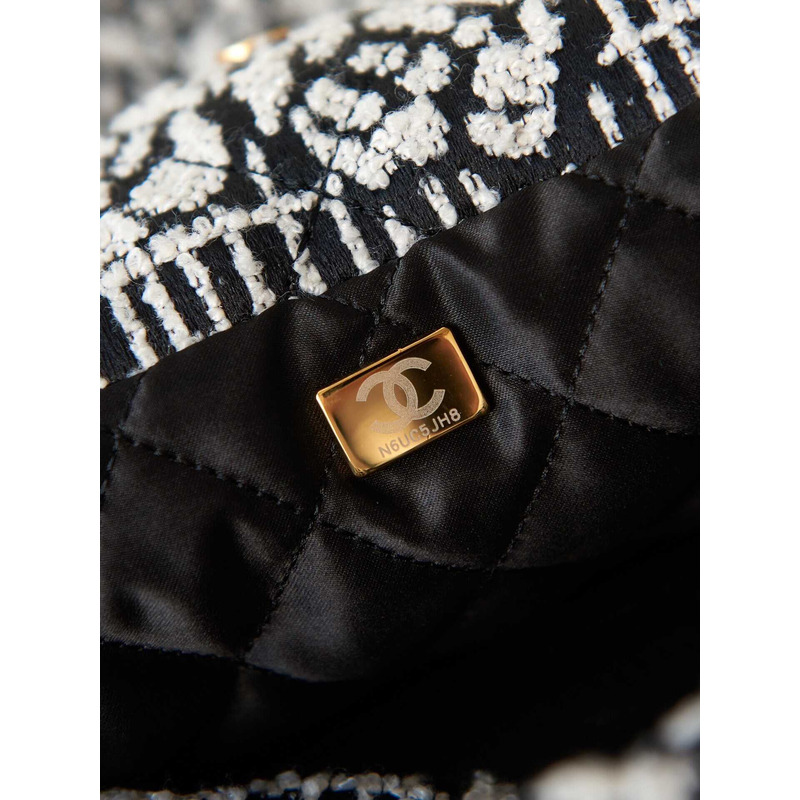 Ch*el velvet camellia quilted Ch*el 22 black white