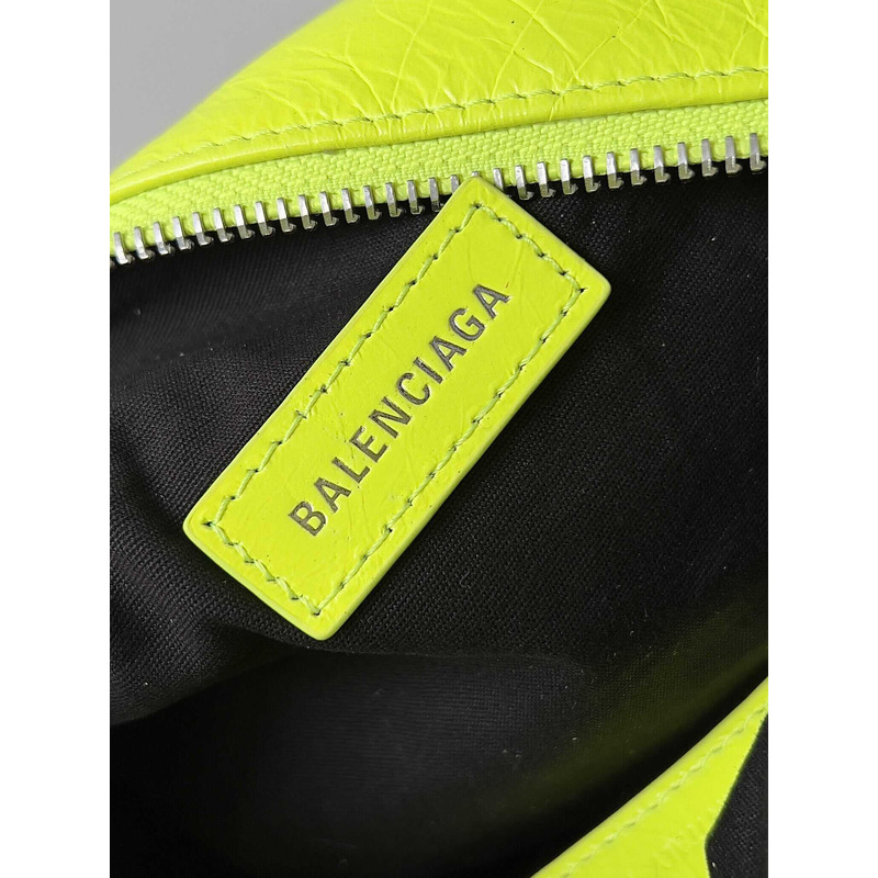 ba*len*cia*ga women\