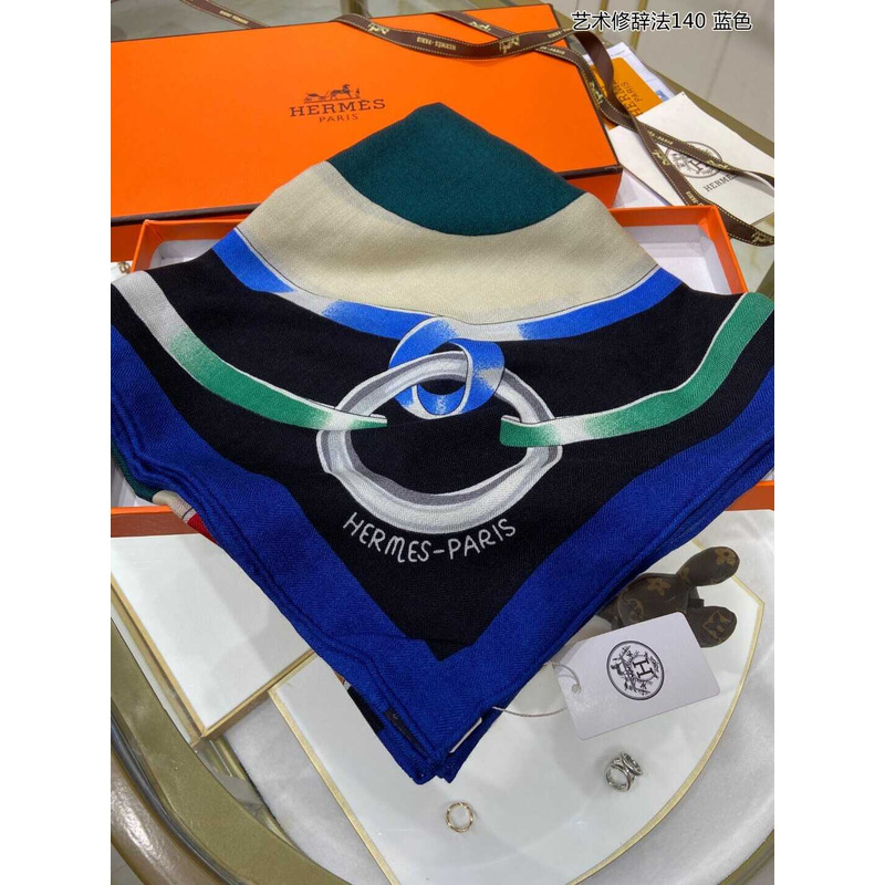 H**mes figure artistique scarf 140 marine / noir / multicolore