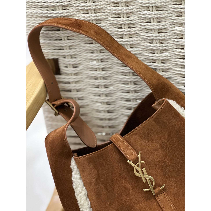 saint laurent le 5 À 7 S*pple small in suede and shearling dark cigar and natural beige