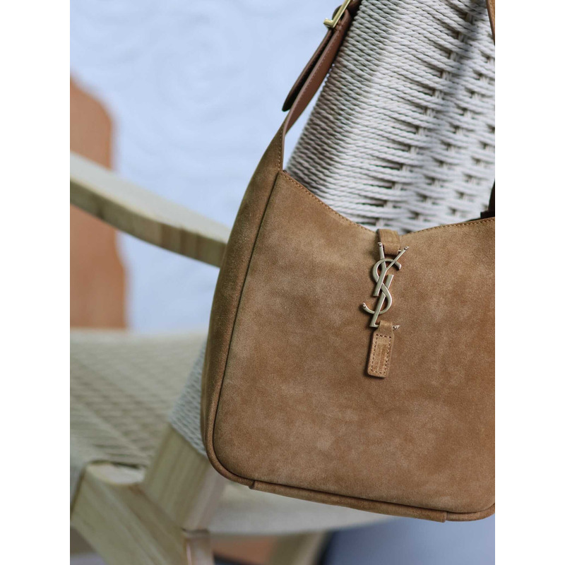 saint laurent le 5 À 7 S*pple small in suede brown caramel