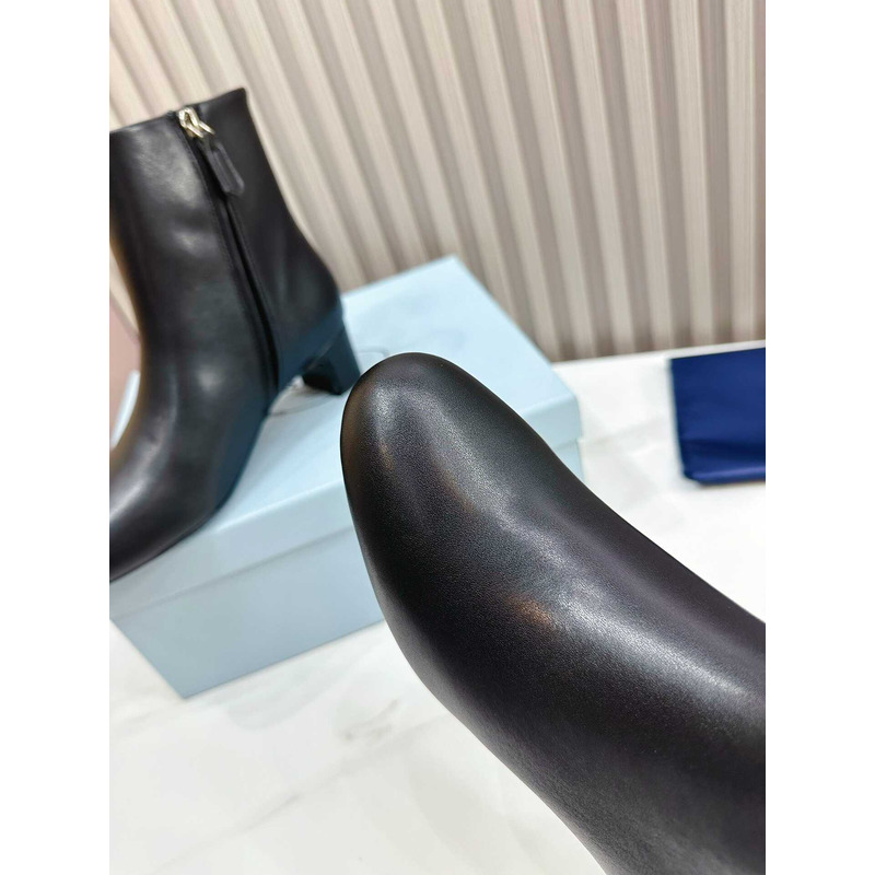 Pra*a leather ankle boots black