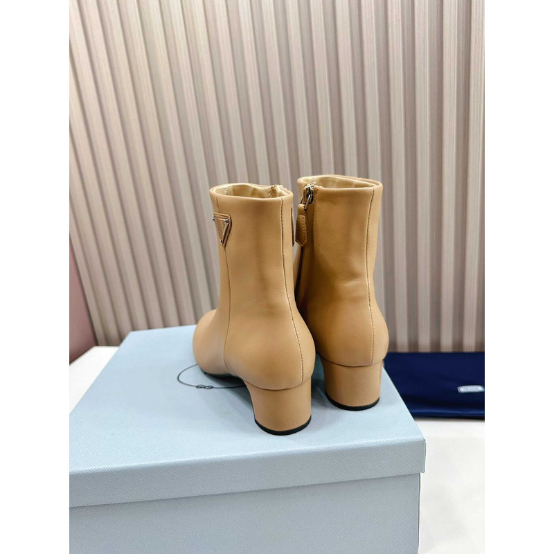 Pra*a leather ankle boots beige