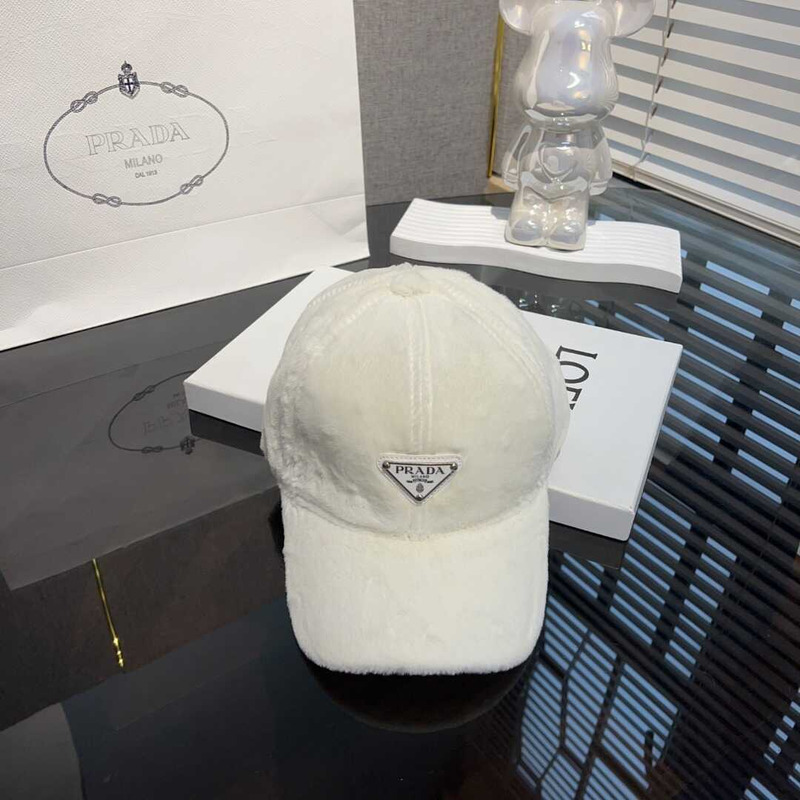 Pra*a velvet baseball cap white