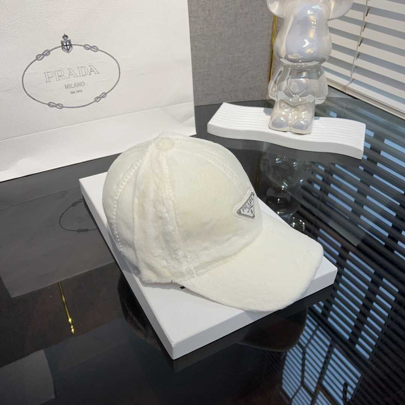 Pra*a velvet baseball cap white