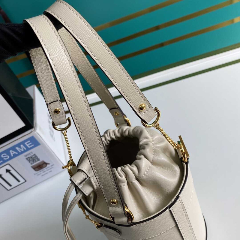 G*u*i horsebit 1955 bucket bag white