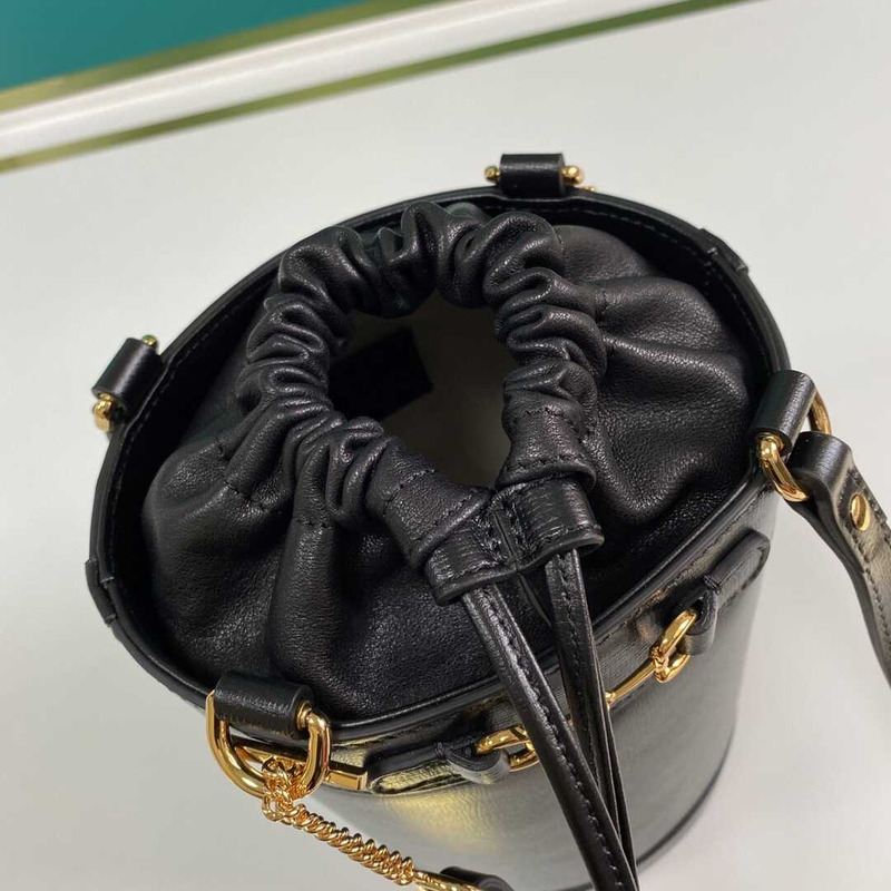 G*u*i horsebit 1955 bucket bag black