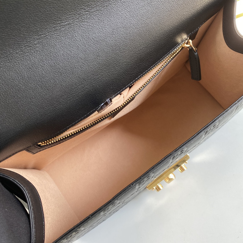 G*u*i padlock medium gg shoulder bag black